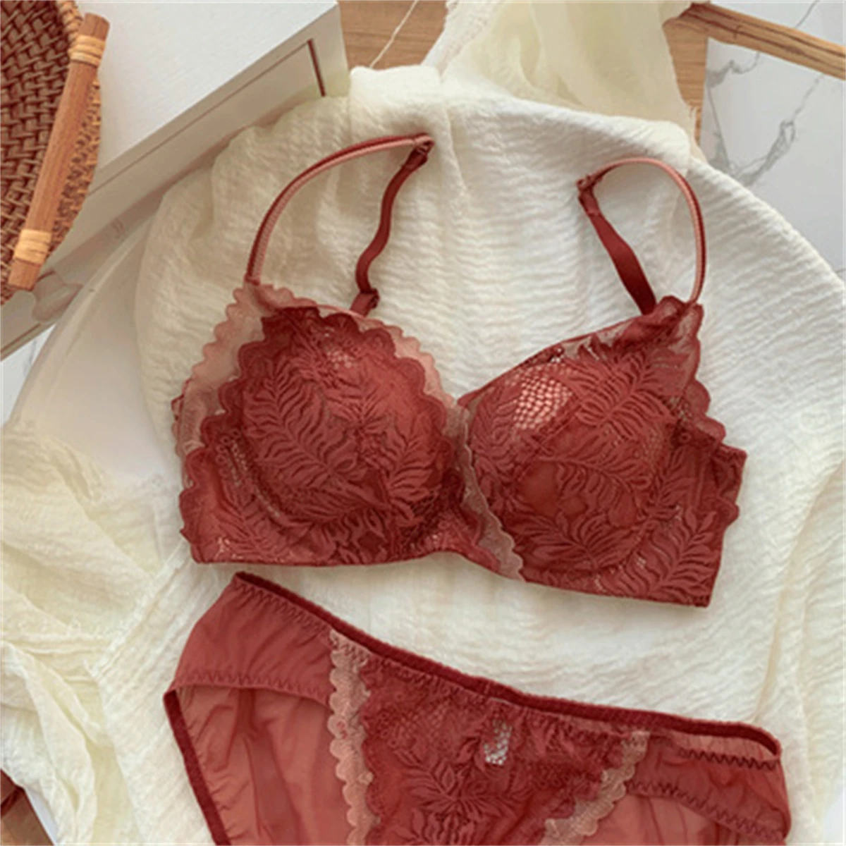 Gentle Sexy Winter Lace Underwear Set Lolita Girls Bra Flower Leaves Ruffle Sweet Lingerie For Women Sexy Lingerie Women Body