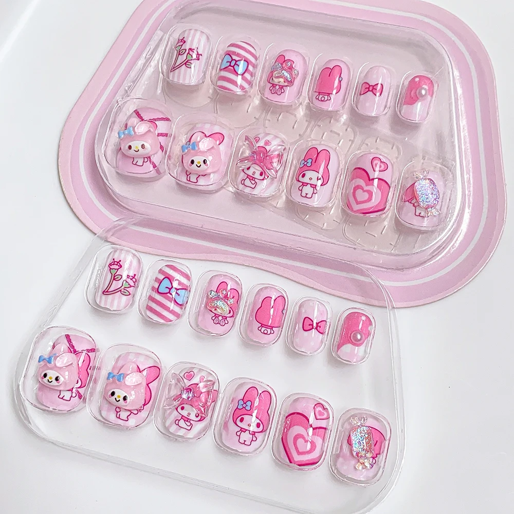 6 colores chica Kuromi Hello Kitty prensa en uñas 12 puntas con pegamento de gelatina juego de uñas postizas Kawaii dibujos animados Anime uñas postizas para regalo de chico