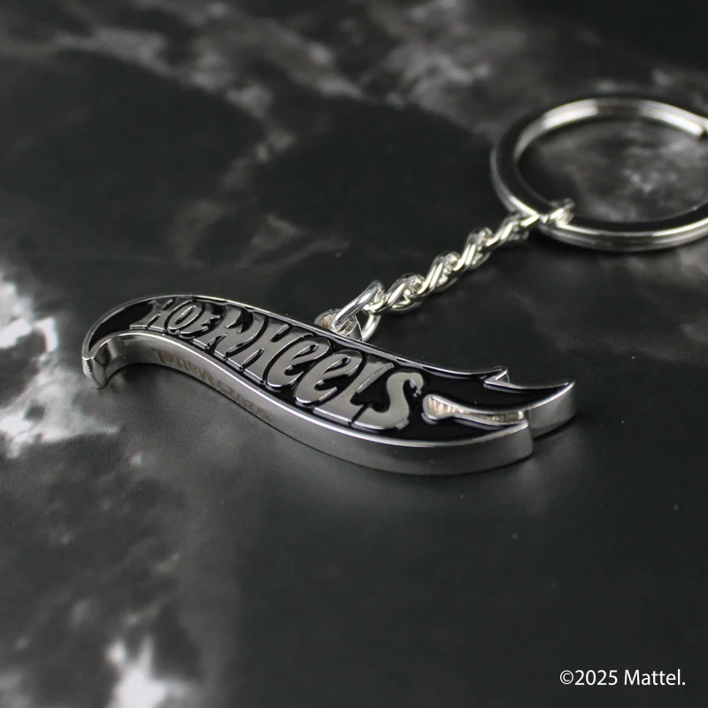 Brelok do kluczy z logo Hot Wheels 2025 Nowy męski mini wisiorek z łańcuszkiem Niezabudzany model pojazdu Akcesorium Zabawka Prezent dla chłopca