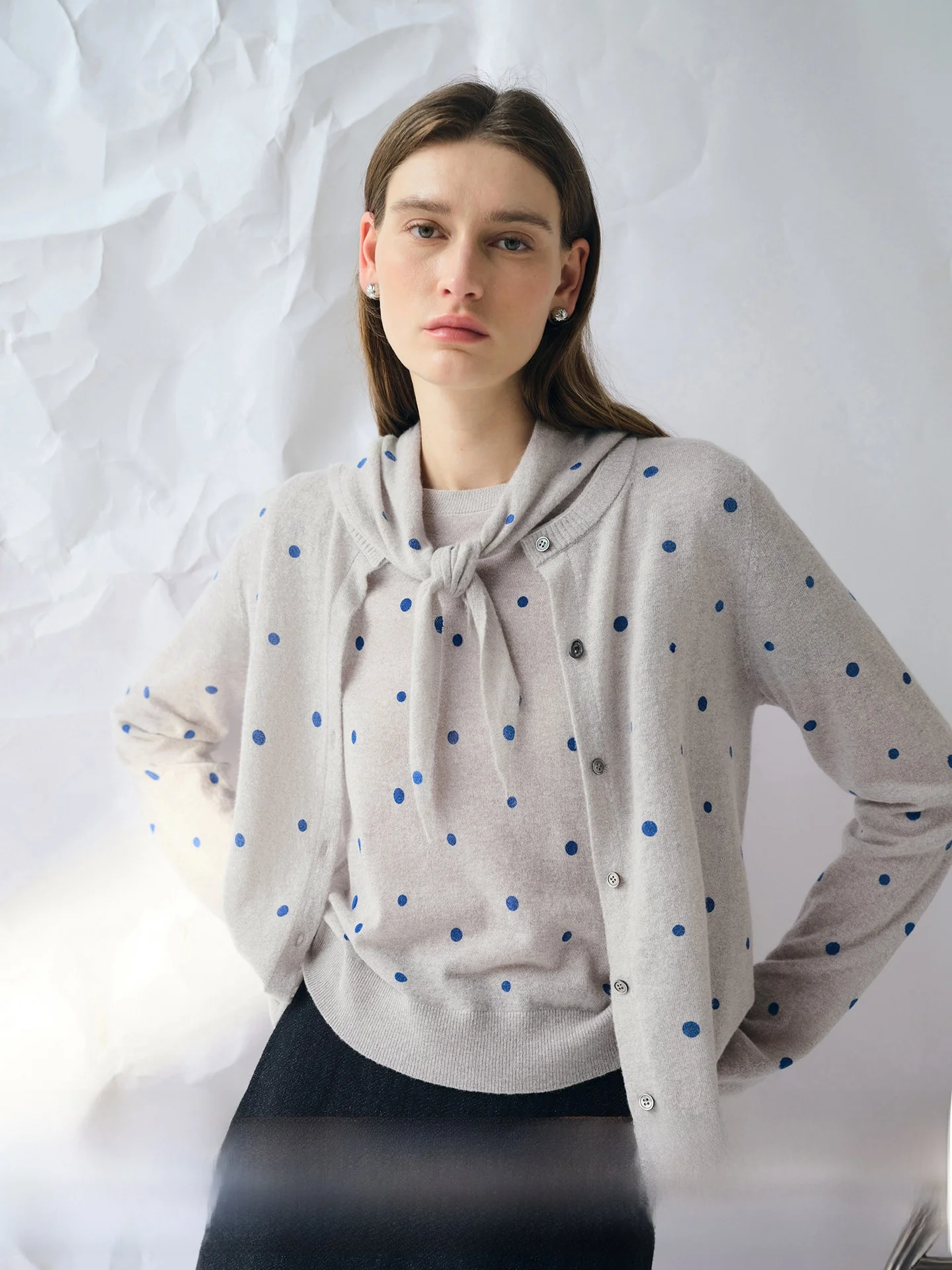 

CHICJANE Cloudy Spring Early Spring Cheered ort Sve Вязаный свитер с шарфом, универсальный кардиган в горошек