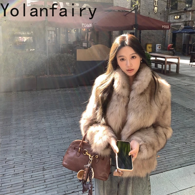 

YOLANFAIRY женская короткая осенне-зимняя высококачественная шуба с лисьим мехом для молодежи с воротником-стойкой и длинными рукавами в стиле поездок на работу шуба2025