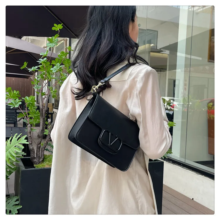 

2023 Новая женская сумка через плечо ярких цветов, шикарная сумка через плечо с регулируемым ремешком, универсальная легкая сумка для работы и свиданий