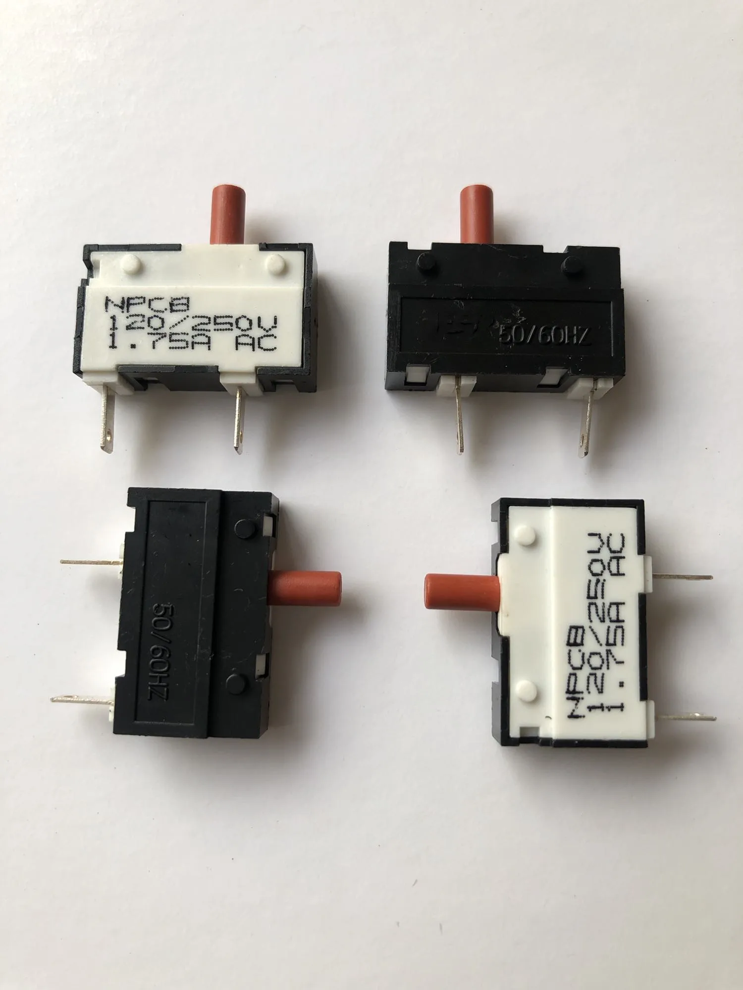 Original new 100% NPCB120/250V small overload overcurrent low current protection switch 1.75A 120/250VAC