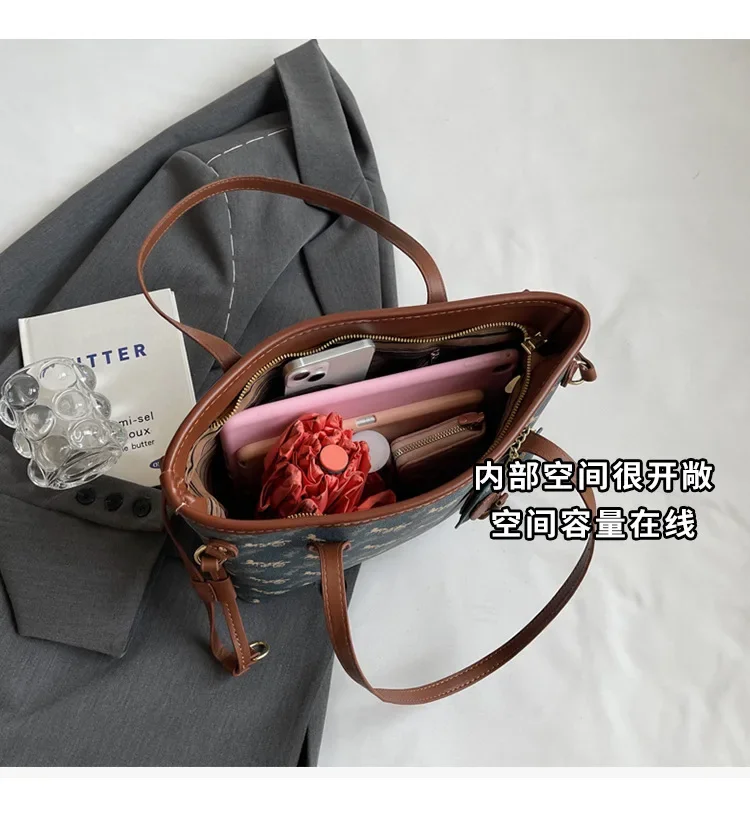 Large capacity handbag versatile for women Luxury designer new fashion casual shoulder bag with texture class shopping tote bag