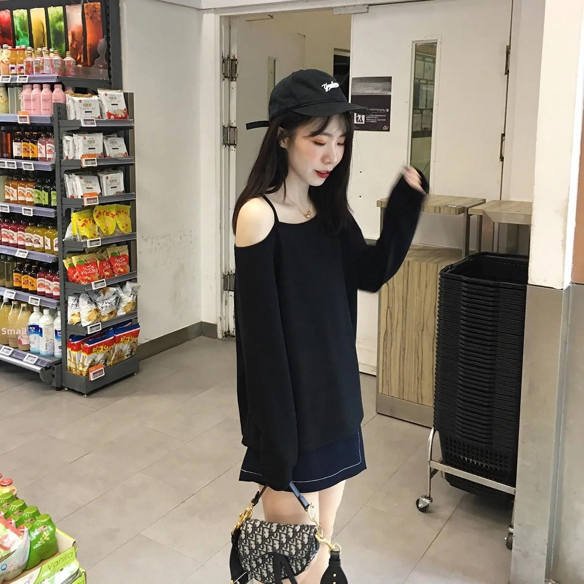 เสื้อยืดแขนยาวผู้หญิง ดีไซน์เปิดไหล่ สำหรับฤดูร้อน ป้องกันแสงแดด สีพื้น เรียบง่าย สไตล์ลำลอง แฟชั่น