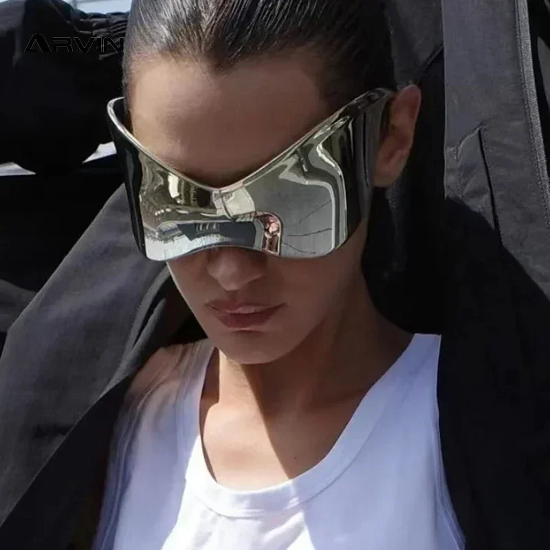 

2024 New Oversized Futuristic Shield Sunglasses for Women Men Fashion Silver Mask Visor Sun Glasses Female Punk Y2K Eyeglasses