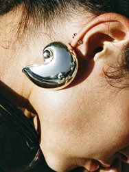 HUANZHI Exaggerated Beach Style Alloy Conch Stud Earrings for Women Fashion Holiday Marine Animal Shaped Ladies Jewelry Gifts