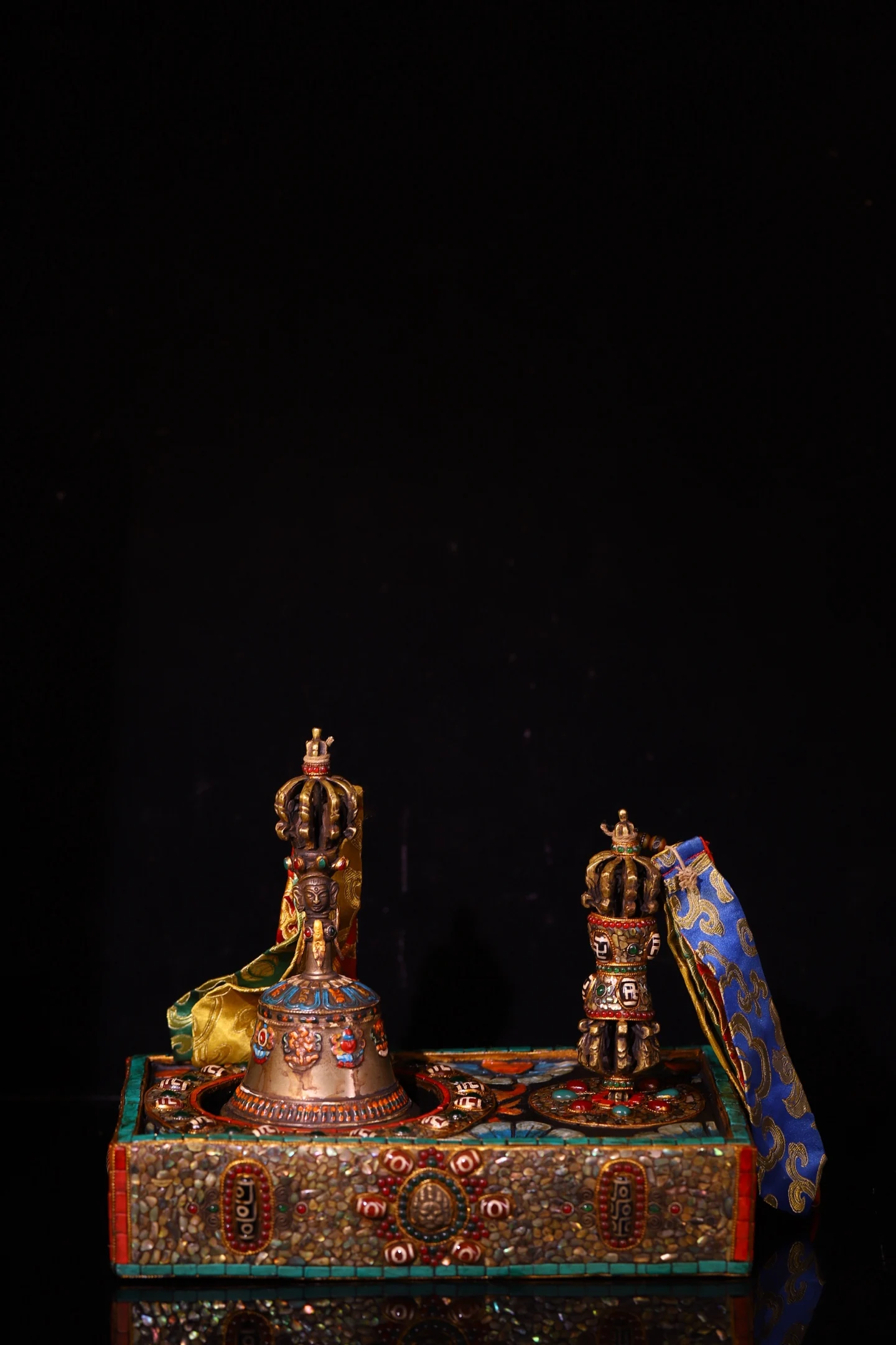 Old Bronze Painted Lucky Eight Treasures Buddha Ringing Bell Vajra Bodhi Root Base Mosaic Gem gZi Beads Turquoise Worship Hall