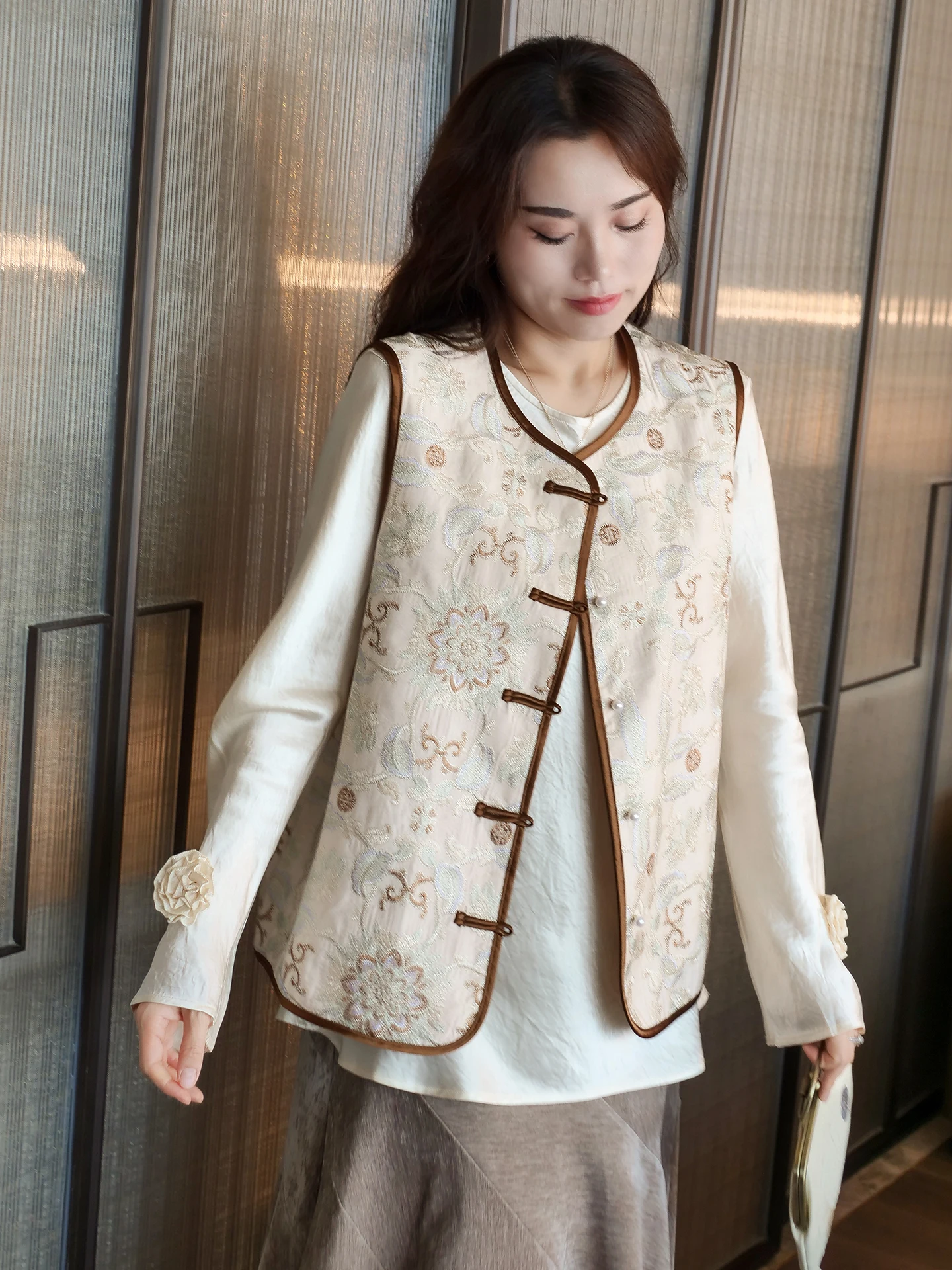 

ERINA Original Heavy Embroidery e New Chinese Sle Jaet Ele Outerwear for plus Size Women Cotton Blend Polyeste...