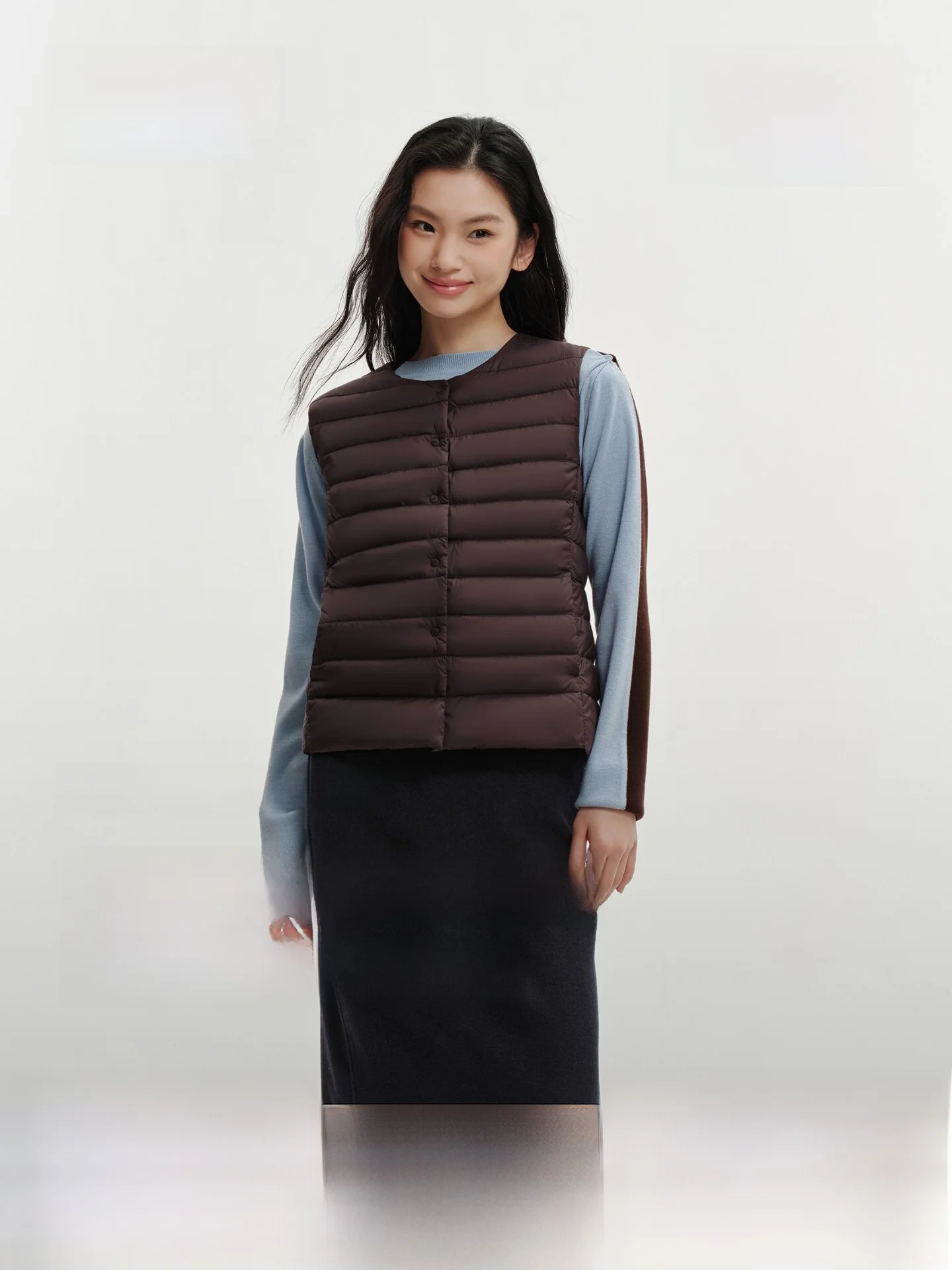 

Bosideng 2026 Spring Lightweight Warm Duck down Vest Women's V-neck Vest Sleeveless Versatile Casual Style Short Length