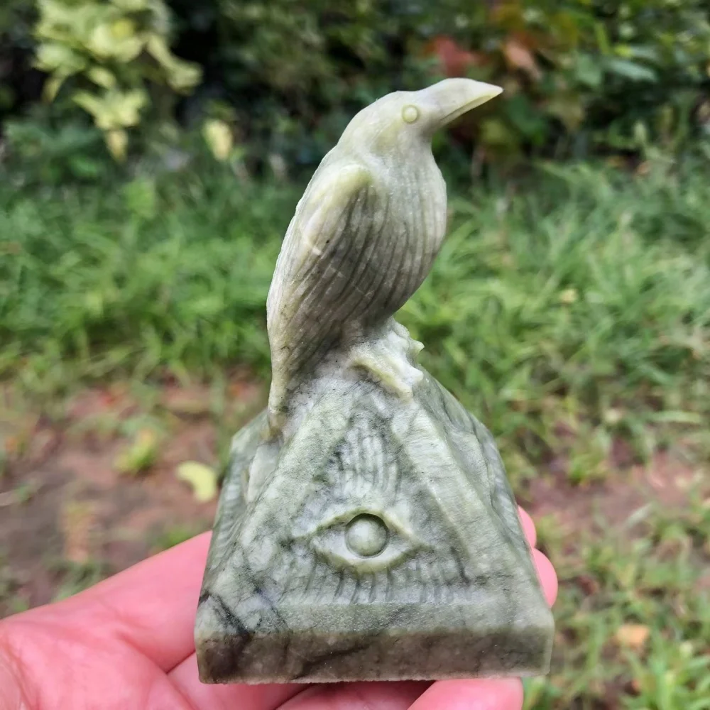 8cm Natural Serpentine Raven On All‑Seeing‑Eye Pyramid Figurine Crystal Statue Gothic Wicca Altar Decor Spiritual Healing Gift