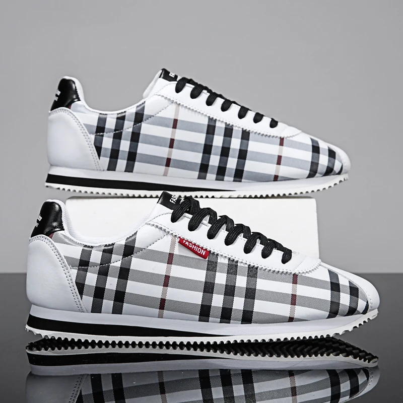 

Brand Design 2026 New Men's Lightweight Non-slip Breathable Wear-resistant Running Sports Fashion Versatile Casual Shoes