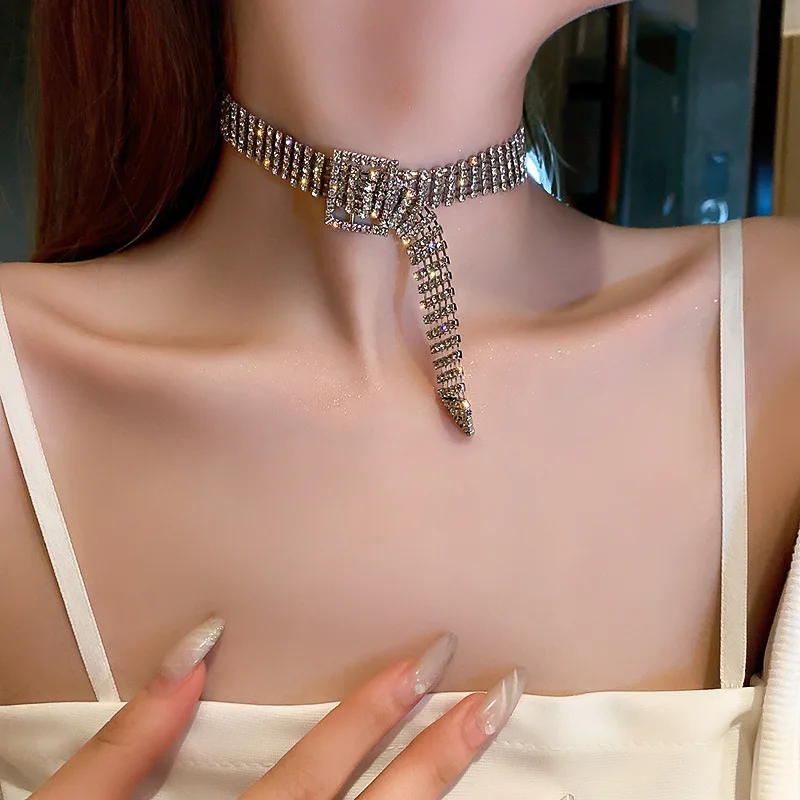Fashion Full Rhinestone Choker Necklaces for Women Bijoux Shiny Silver Color Button Necklaces Statement Jewelry Party Gift
