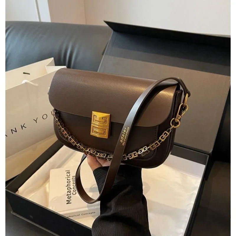 

Unique Minimalist Messenger Bag Textured Feel Best For Shopping Can Be Used As A Fashionable Diaper Bag