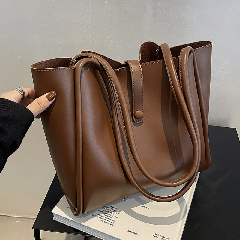 Simple Style Large Capacity Tote Bag Korean Version Autumn Winter Women\'s New High-End PU Texture Shoulder Bag Commuting Handbag