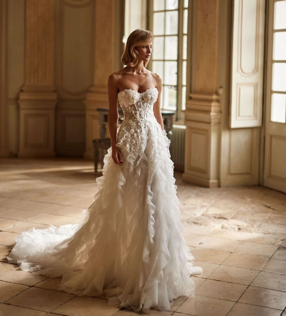 Unique A-line Wedding Dresses for Women Sweetheart Appliques Lace Tulle Backless Sweep Train Hem Custom Made Robe De Mariée