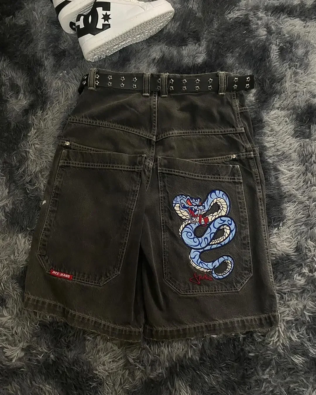 

Harajuku Streetwear Hot Selling Y2K White Snake Embroidery Jnco Baggy Jeans Shorts Loose Denim Gothic Wide-leg Skateboard Pants