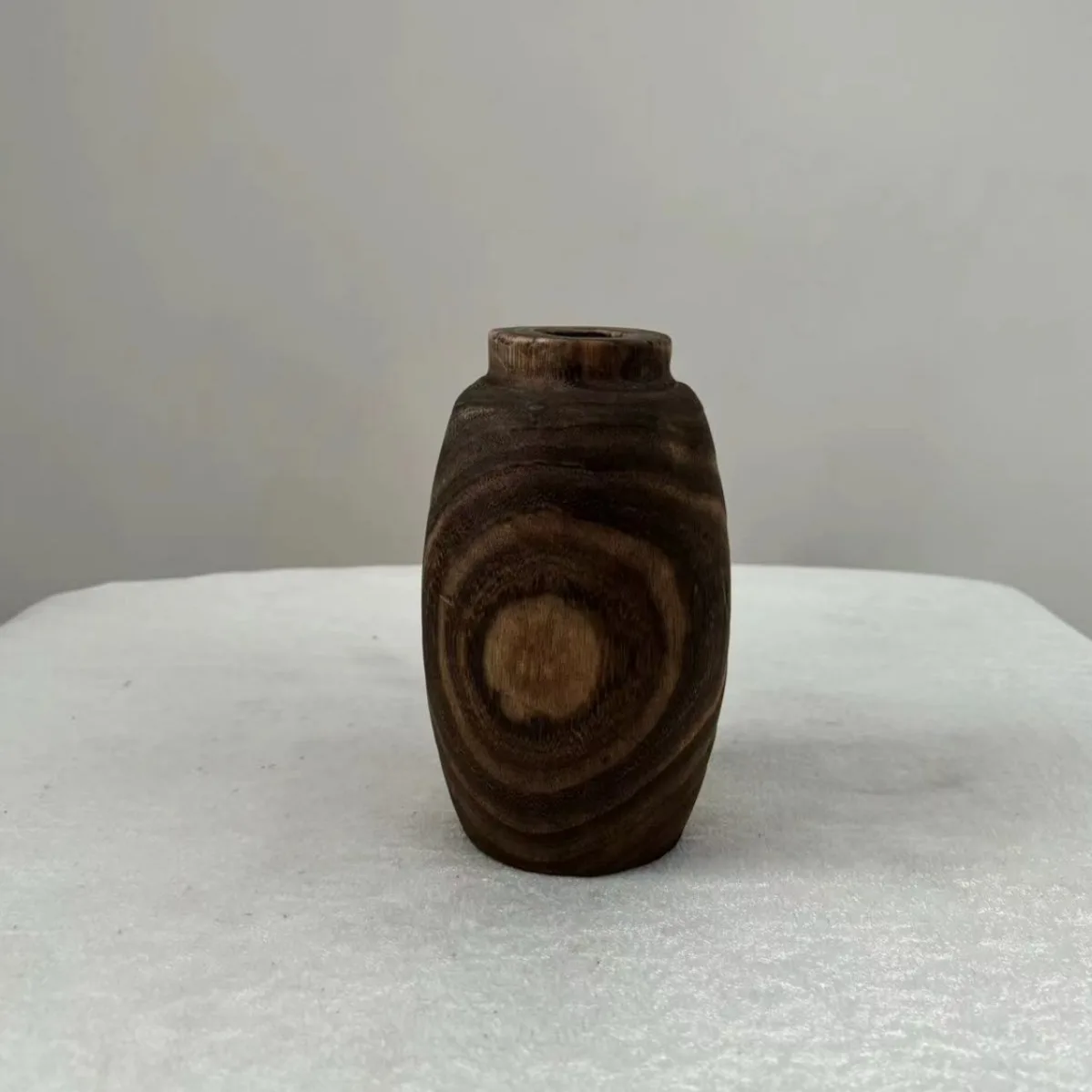 Tongmu Natural Color Raw Wood Vase. Handmade Creative Flower Vase for Flower Arrangement. Tea Room or Living Room Table Decor