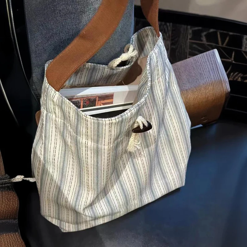 New design Large capacity commuting single shoulder tote bag canvas bag, women's new fashionable casual armpit bag