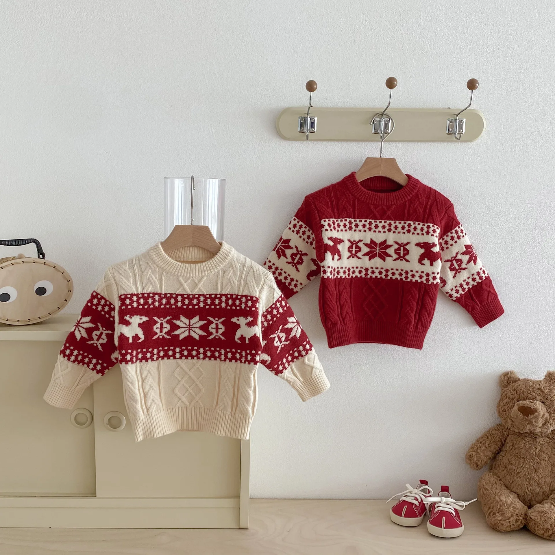 

Christmas New Year Winter Children Clothes Kids Sweaters with Snowflake Patterns Warm Knit Pullovers