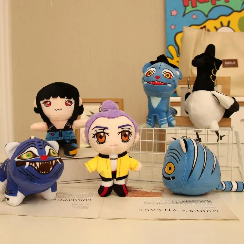 

Kpop Demons Hunters Plush Cute Purple Tiger Black Hat Magpie with 3 Eyes Monster Hunt Girl Group Doll for Fans Gifts Pendant