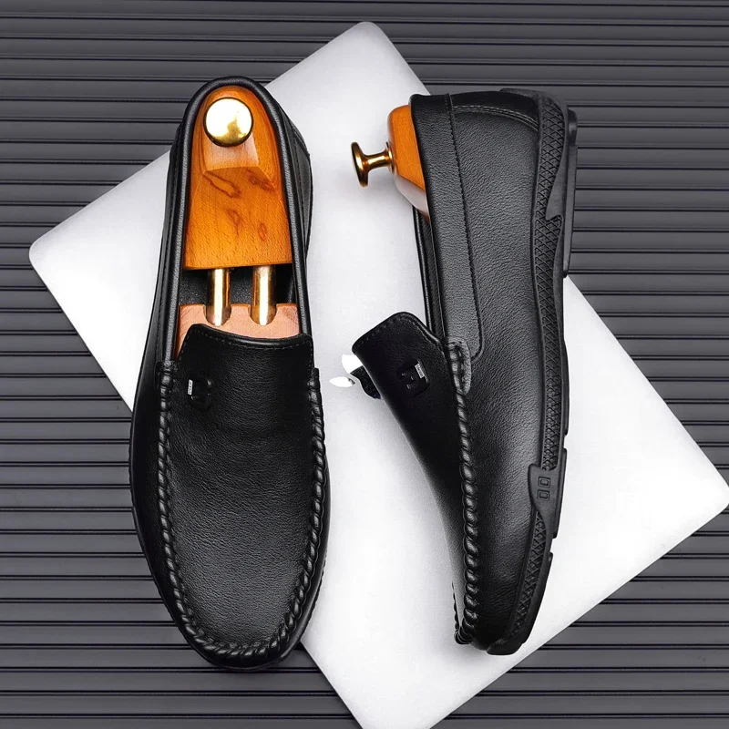 Luxury Brand White Black Leather Men Casual Shoes Formal Men Dress Shoes Designer Men Loafers Breathable Slip on Driving Shoes