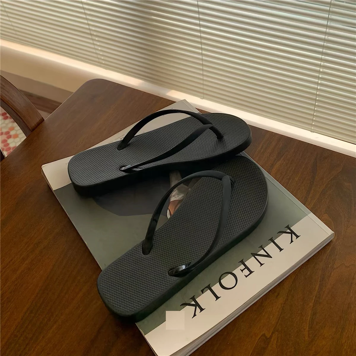 

Summer beach casual portable versatile flip-flops