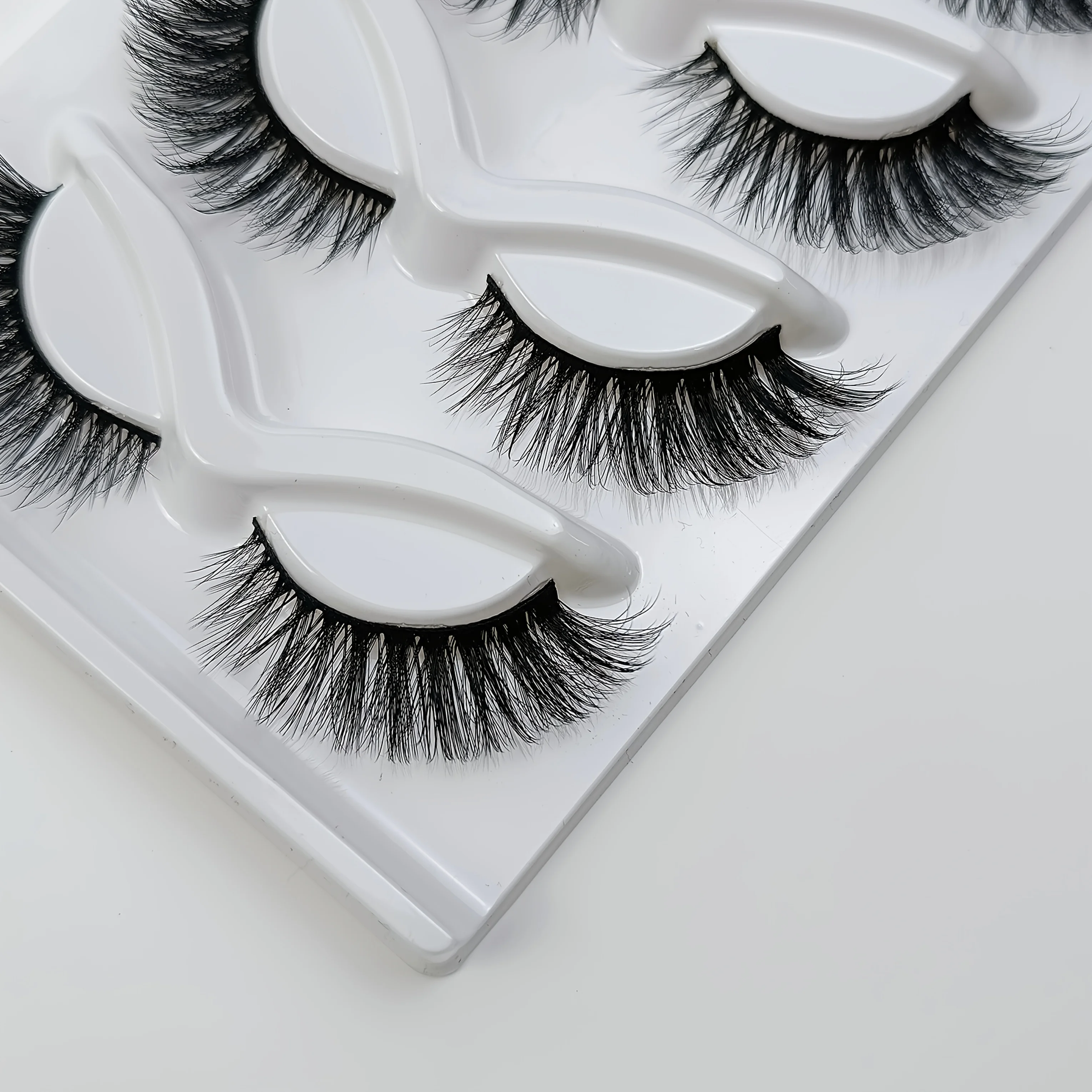 5 pairs of black stem long tube cat eye eyelashes, natural appearance, soft curl up, peak expansion, comic style, dramatic eyela