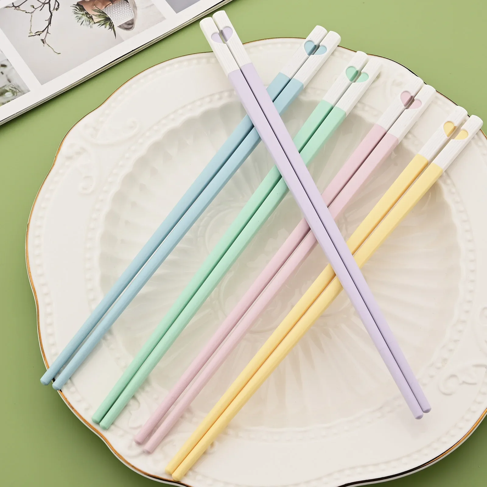 1/5Pairs Portable Chopsticks Set Sushi Sticks Reusable Alloy Korean Japanese Chinese Chopsticks Set Healthy Alloy Tableware Set
