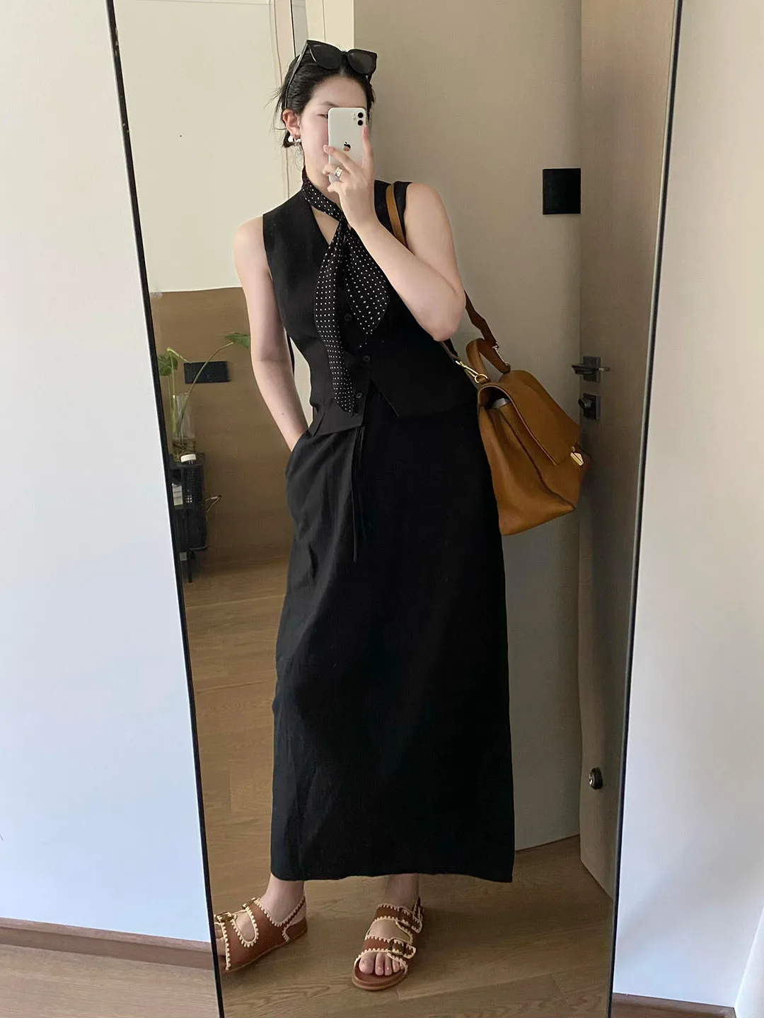 Casual Linen Cotton Blend Two-Piece Set for Women Summer Slimming Style Sleeveless V-Neck Button-Up Skirt And Vest Ensemble