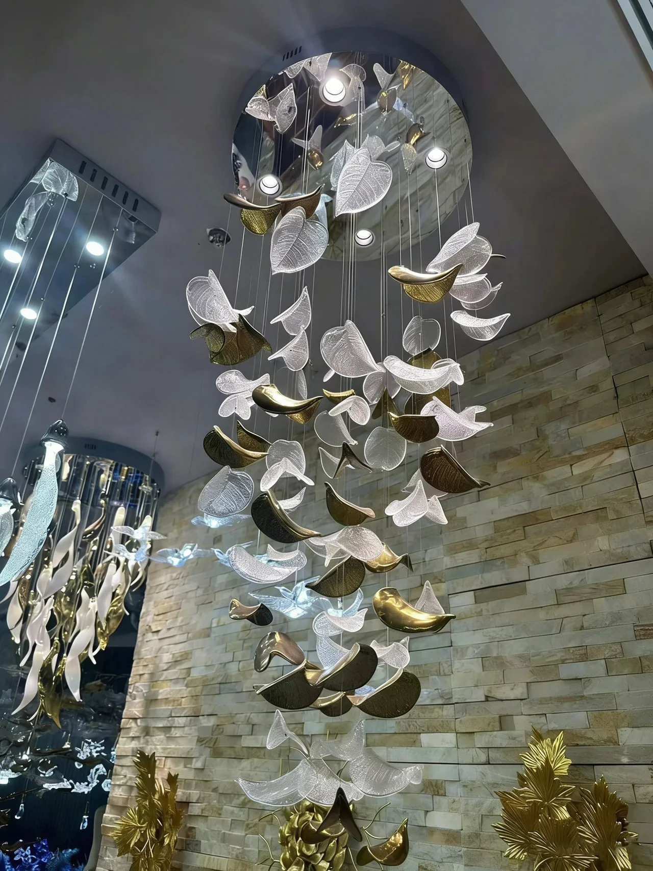 Glass Leaves Chandelier Shaking Golden Clear Glass Pendant Custom Large Luxury Lighting Fixture For Villa Staircase Hotel Lobby