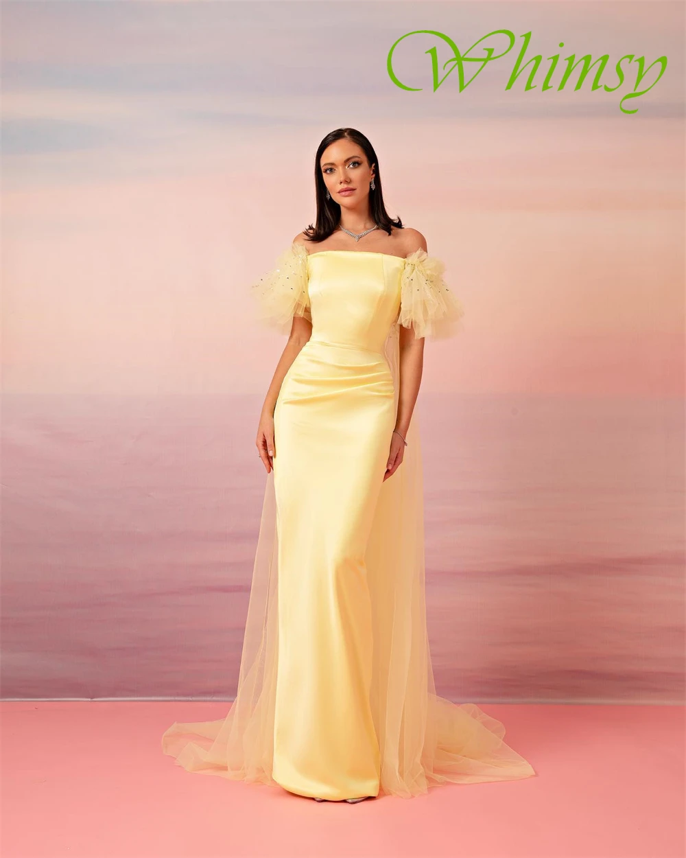 فستان سهرة رائع مخصص من الساتان سويب تراين رقيق برقبة قارب فساتين لحضور الحفلات الموسيقية بدون أكمام فساتين مناسبة خاصة