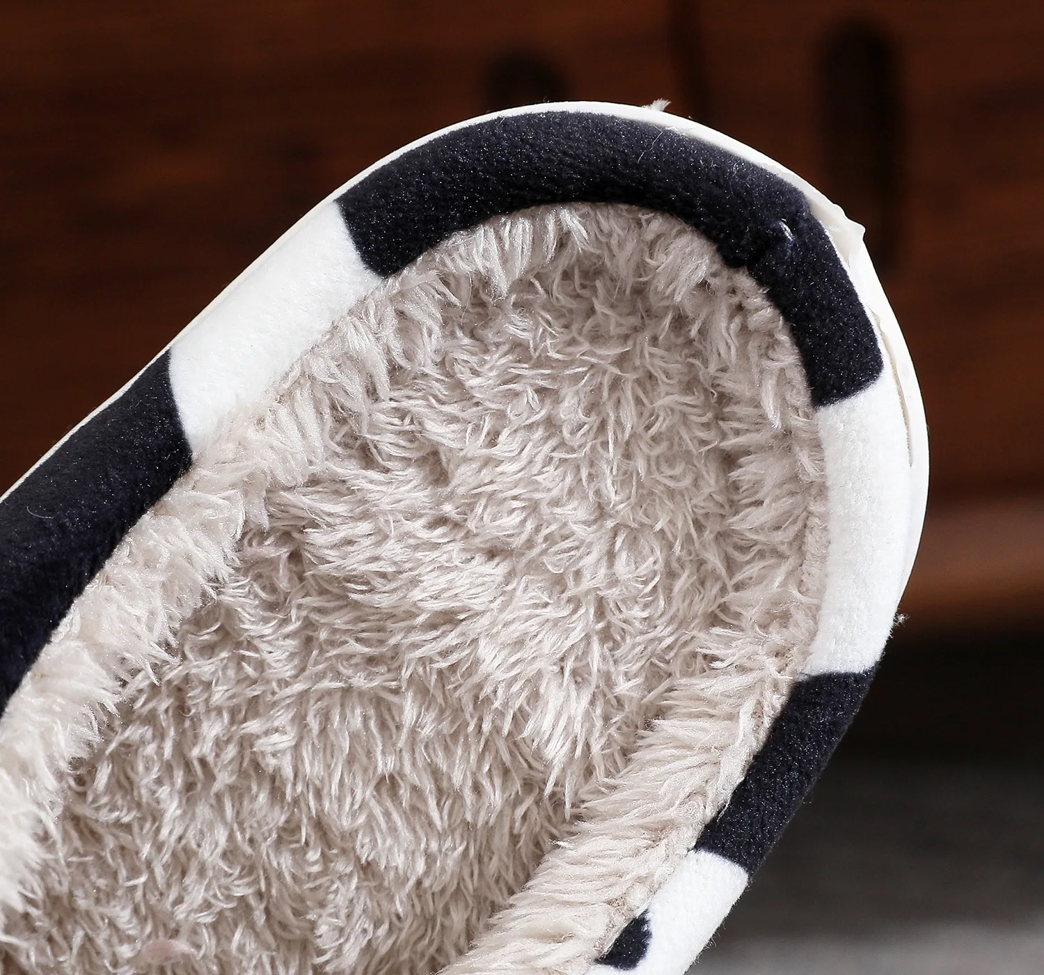 شباشب منفوشة غير رسمية للنساء منزل لطيف الكرتون البقرة أحذية مصممين فتاة مسطحة موضة أنيقة أفخم الشتاء منصة الأحذية المنزل #5