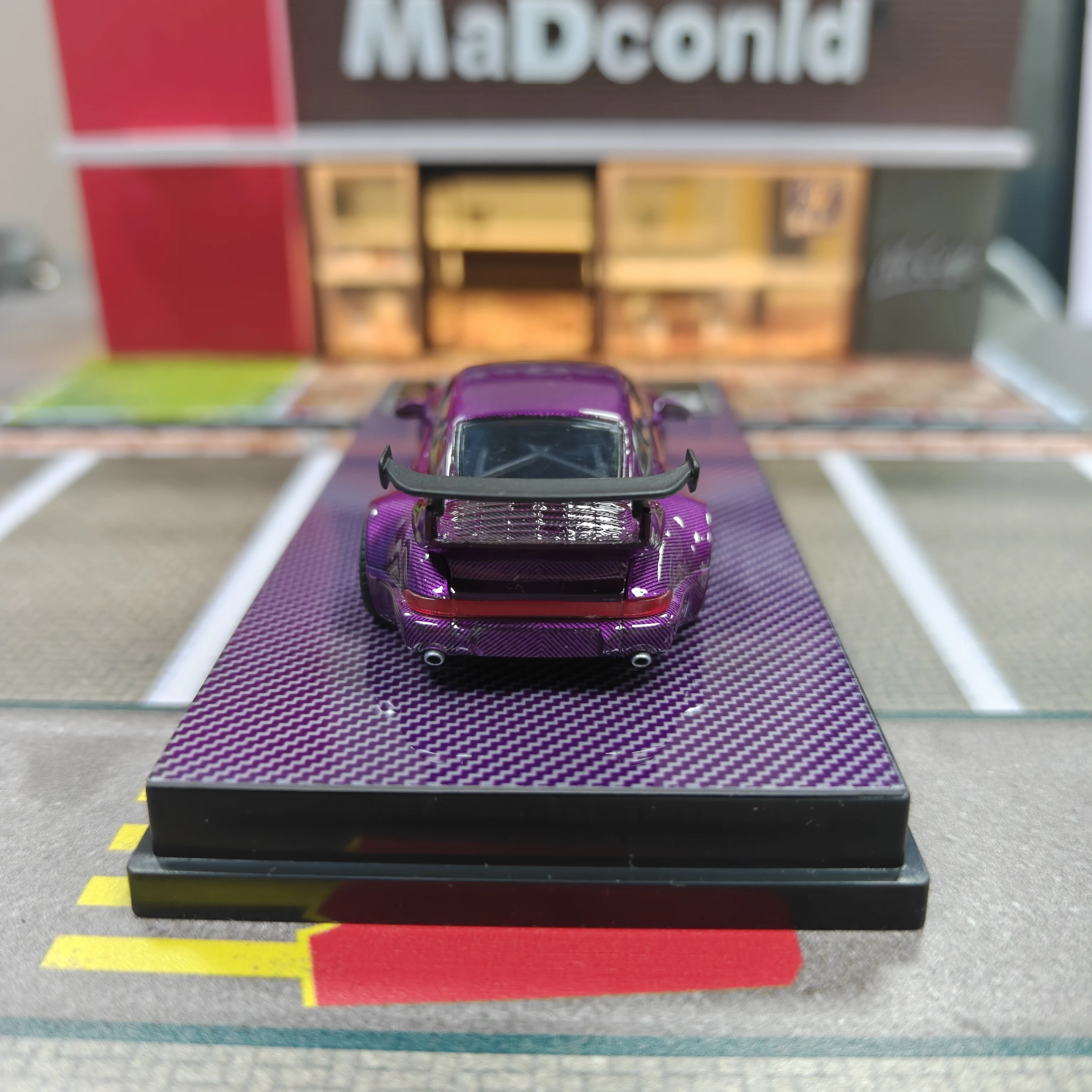 รถโมเดลเหล็กหล่อ Flame 1:64 RWB 993 รุ่น Wide-body Modified สีม่วง