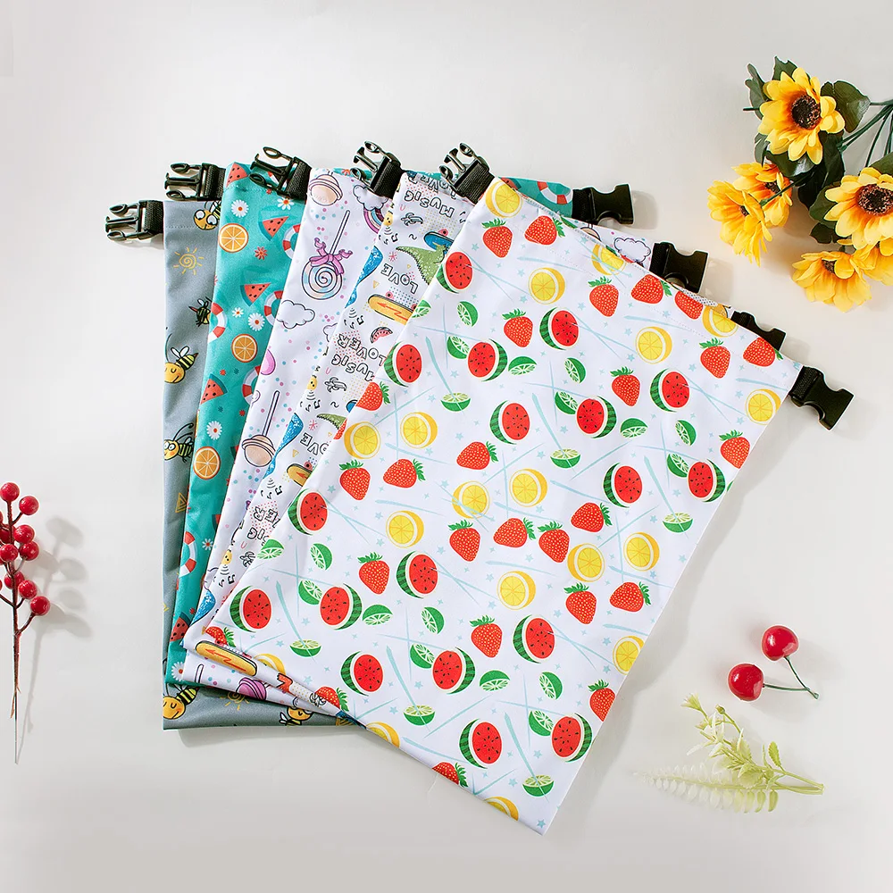 新生児おむつ収納バッグ、防水ドライ&ウェット両用ママバッグ、環境に優しい、洗濯可能&再利用可能なポータブルトラベルバッグ