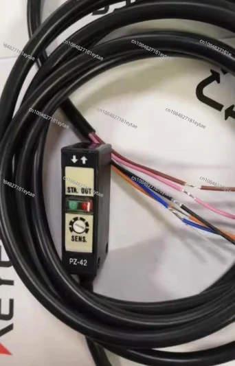 PZ-42 built-in amplifier photoelectric sensor to detect a diffusion-reflective straight line witha distance of 8cmPZ-41