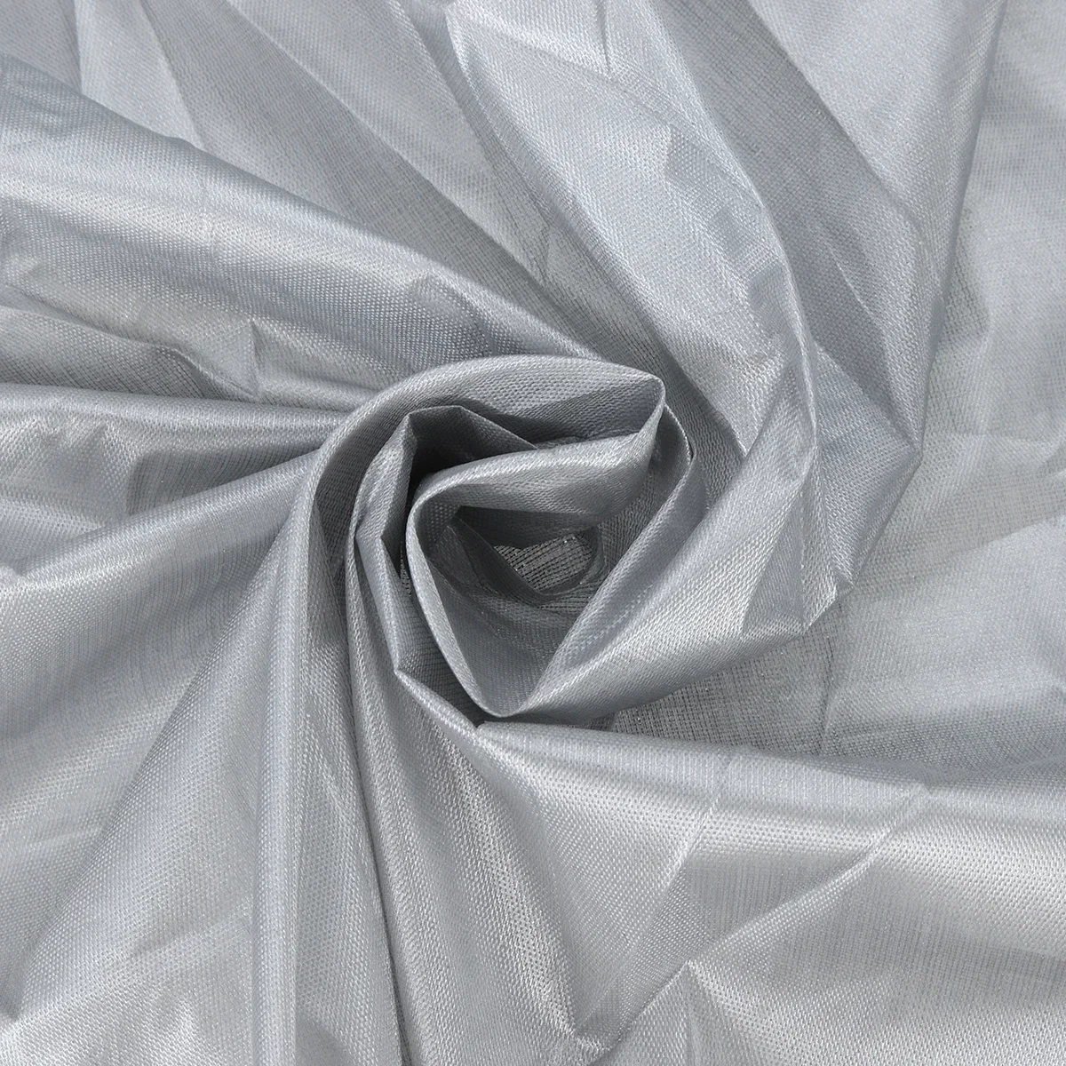 أغطية سيارات عالمية داخلية وخارجية M/L/XL/XXL مقاومة للرياح ومضادة للغبار والأشعة فوق البنفسجية والشمس والمطر والثلج حماية من الدفع الرباعي غطاء سيارة كامل فضي