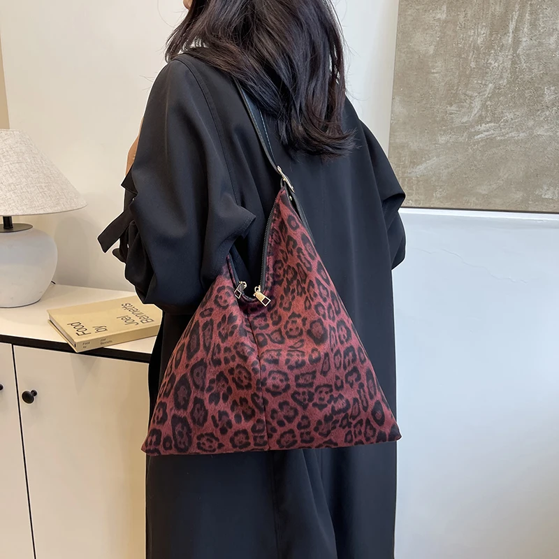 

Women's New Large Capacity Trendy Versatile Leopard Pattern Single Shoulder Tote Bag Fashion Simple Leisure Storage Bags