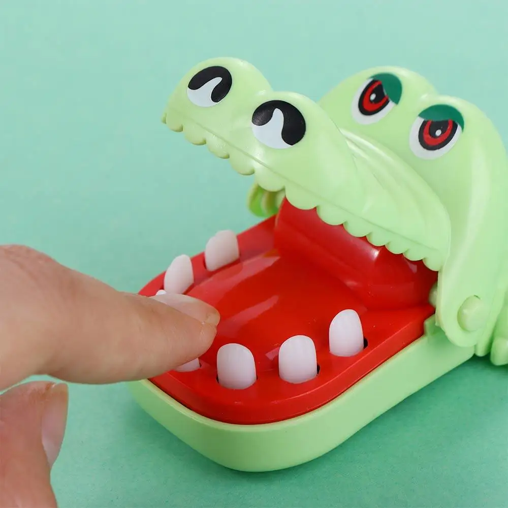 Toy Kids With Keychain Novelty Toys Mini Biting Hand Alligator Crocodile Mouth Gags Toy Crocodile Toys Bite Finger Game