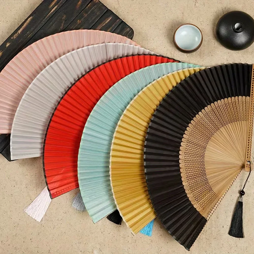 Ventilateur pliable en bambou, adapté aux accessoires de photographie touristique, à la prise de photos et au quotidien.