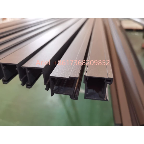 Personalizzazione Moderno sistema di ringhiere in lega di alluminio bianco Design per scale esterne Terrazza Ponte Balcone Ringhiera a un prezzo