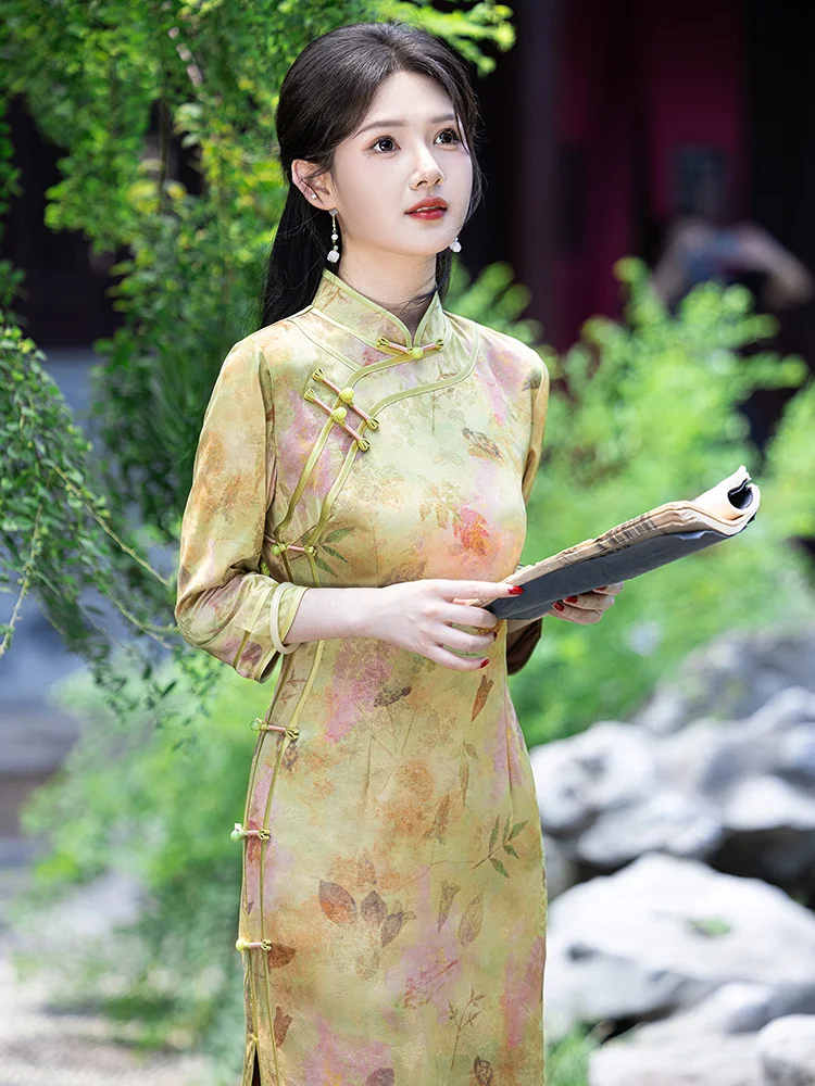 

Новое улучшенное женское длинное ципао с длинными рукавами в китайском стиле для повседневной носки, больших размеров, для женщин среднего возраста, 2026 год