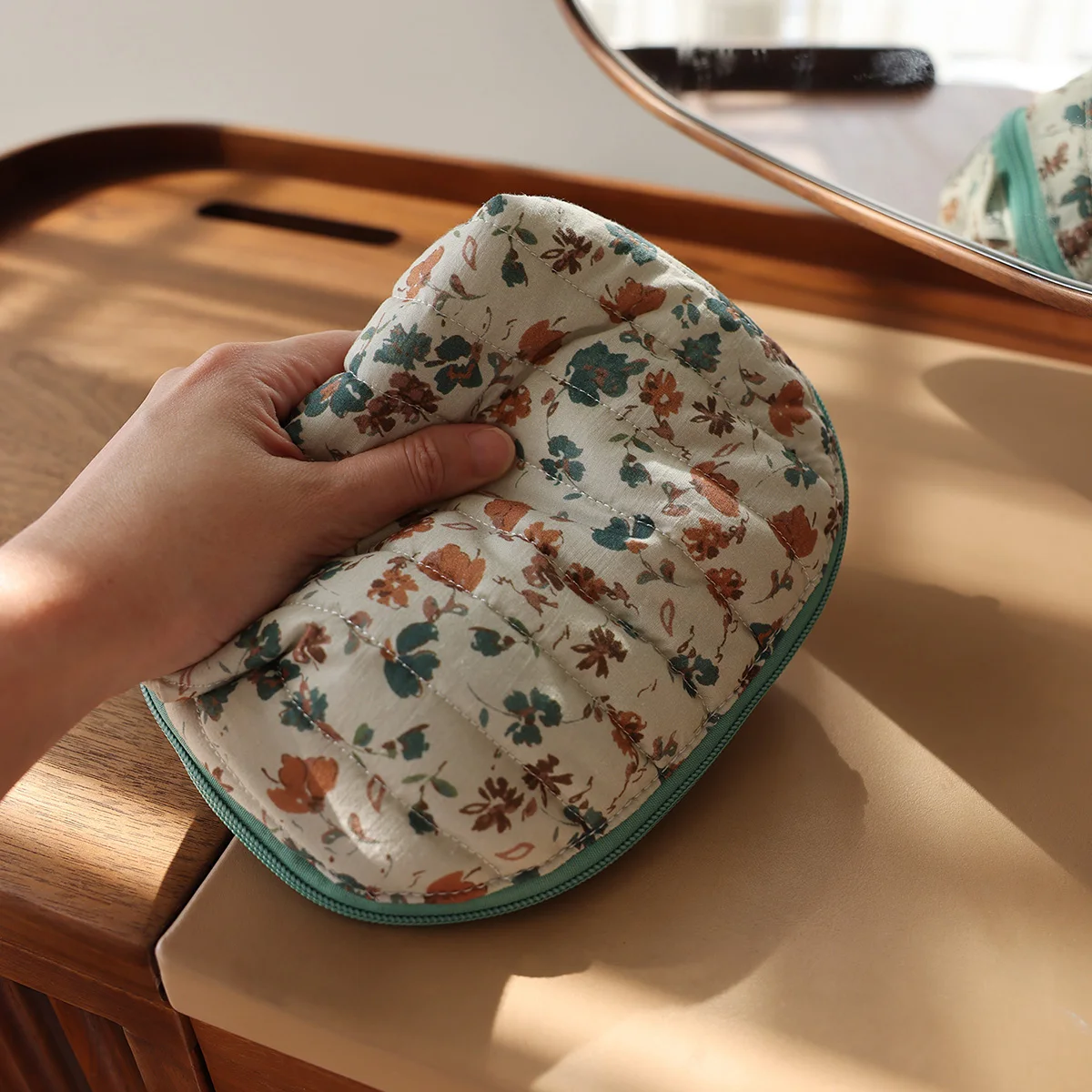 Vintage Flower Patterned Storage Pouch Printed Large Zipper Shell Shape Travel Toiletry Bag Women Multifunctional Cosmetic Bag