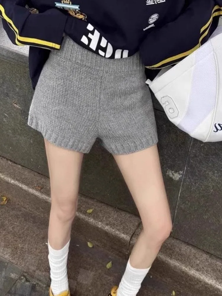 2024 Autumn and Winter New Design Knitted Shorts Versatile Knitting Shorts for Women Loose Wide-leg Casual Mini Shorts Female