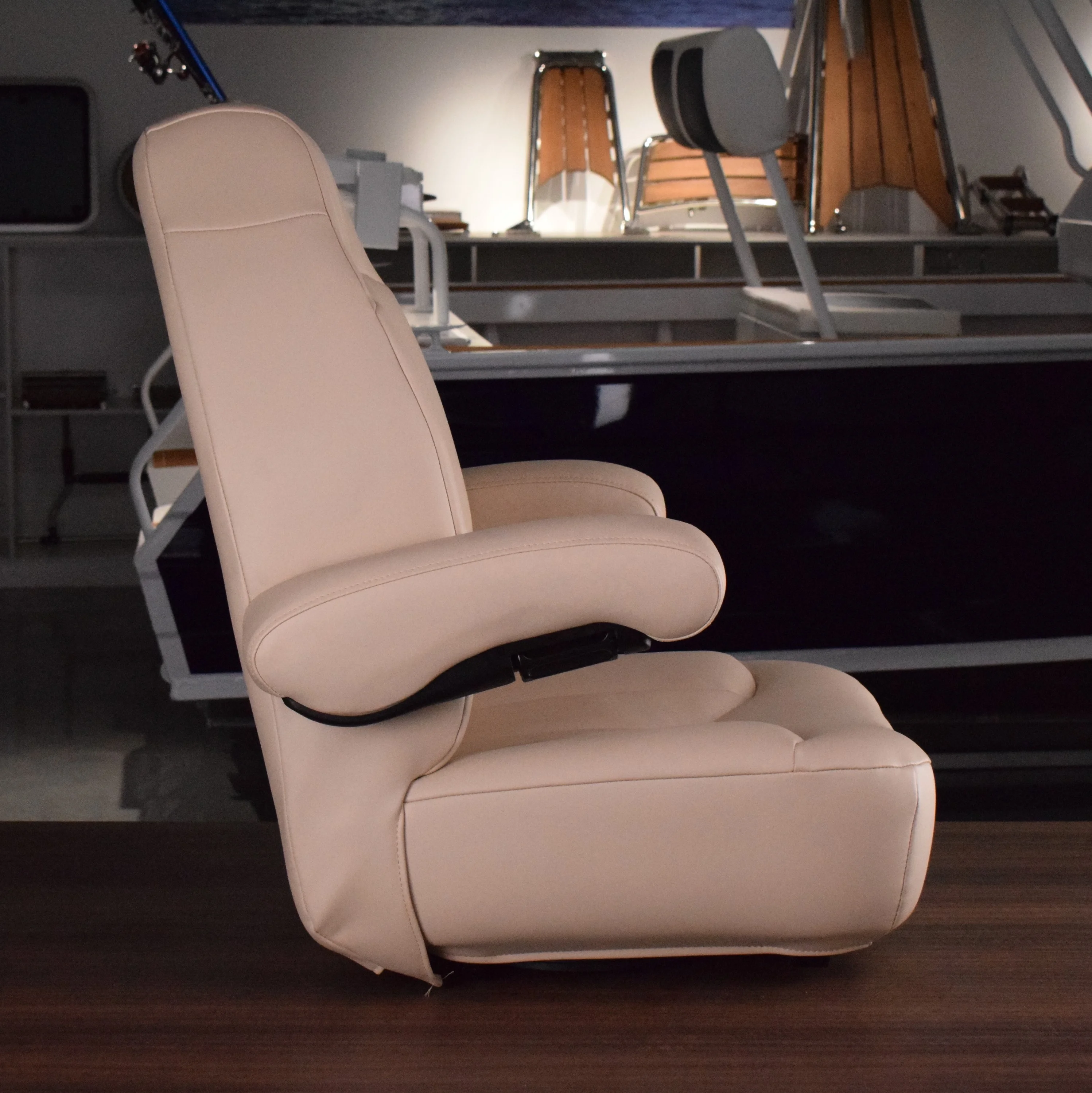 

Лидер продаж, удобный понтонный шлем, сиденье для лодки, кресло капитана с подлокотником для производителя лодки