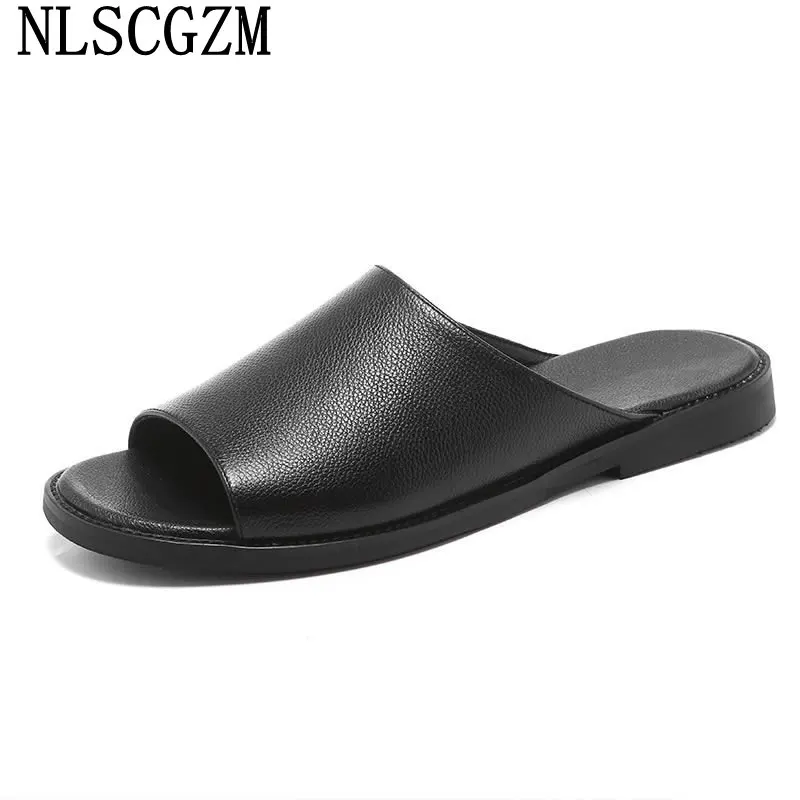 Summer Beach Slippers Men Shoes Leather Slippers for Men Zapatos Hombre Pantufas De Pelucia Men Fashion Designer Slides Ciabatte