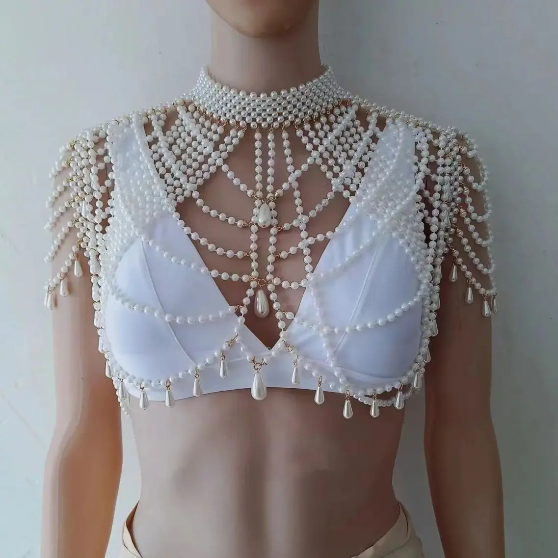 2023Pearl shoulder chain Sexy body chain Multi-layer necklace Vintage Pearl chest chain