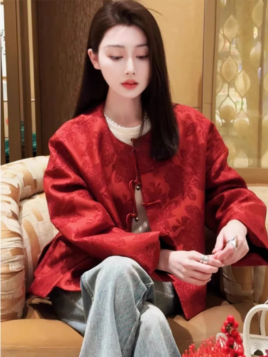 

Красная новая китайская куртка-жакет к Лунному Новому году с вышивкой на пуговицах, 2026, в стиле ретро, национальный тренд, для повседневной носки, свободный крой, длинный рукав, хлопок