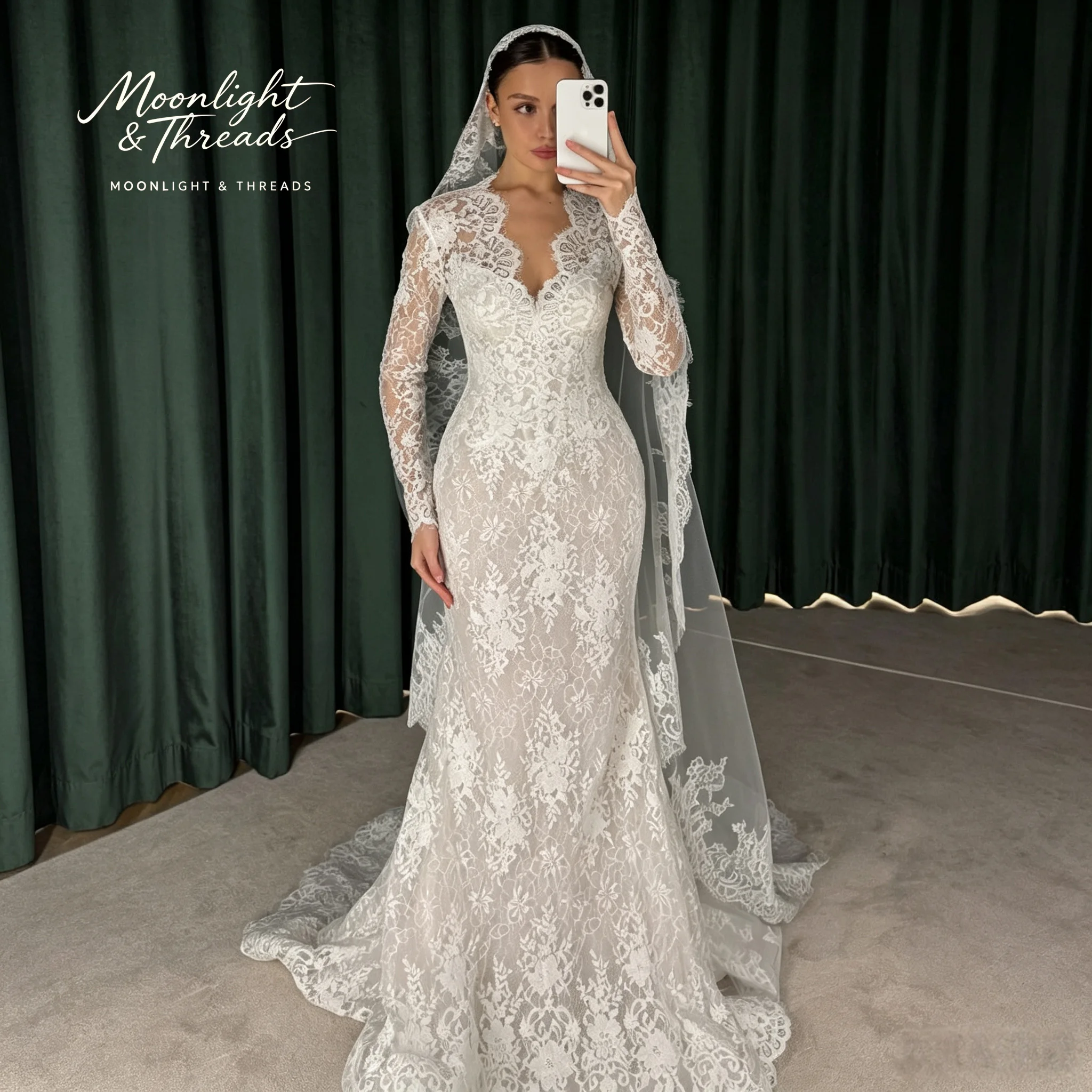 Church Vintage Mermaid Wedding Dress Long Sleeve Deep V Floral Lace Bridal Gown With Lace Edge Veil