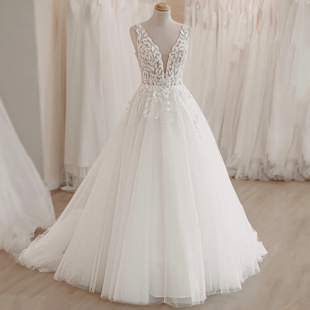 Abito da sposa classico per la sposa personalizzato scollo a V senza maniche applique morbido tulle una linea abito da sposa con strascico senza schienale